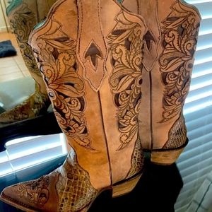 Corral Vintage snip toe Boots